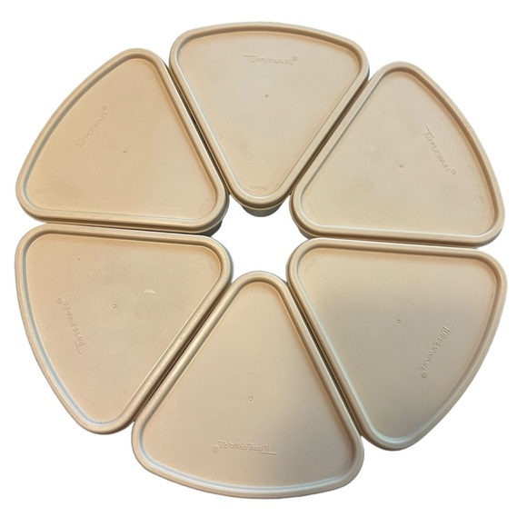 Vintage Tupperware pie slice storage containers with lids and lazy Susan - Picture 8 of 12